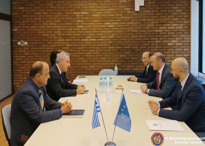 Армен Григорян представил советнику премьер-министра Греции вызовы, стоящие перед Арменией