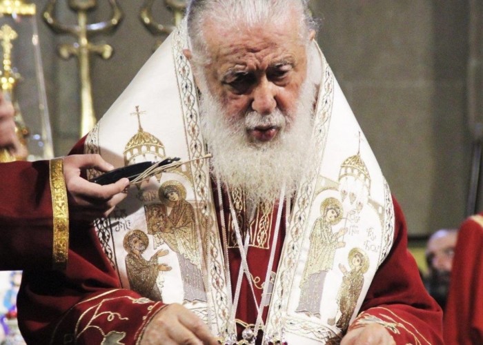 Опрос IRI: самым популярным человеком в Грузии является католикос Илия II