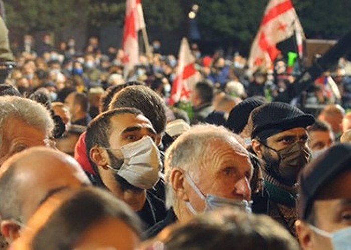 В Тбилиси оппозиция вышла на митинг