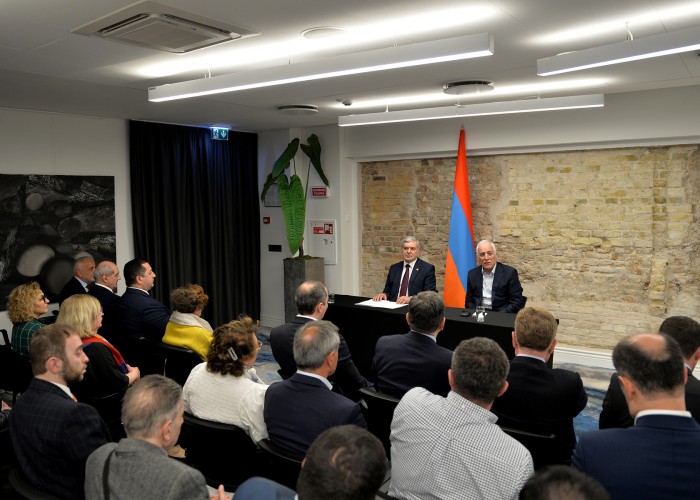 Ваагн Хачатурян встретился с представителями армянской общины Литвы