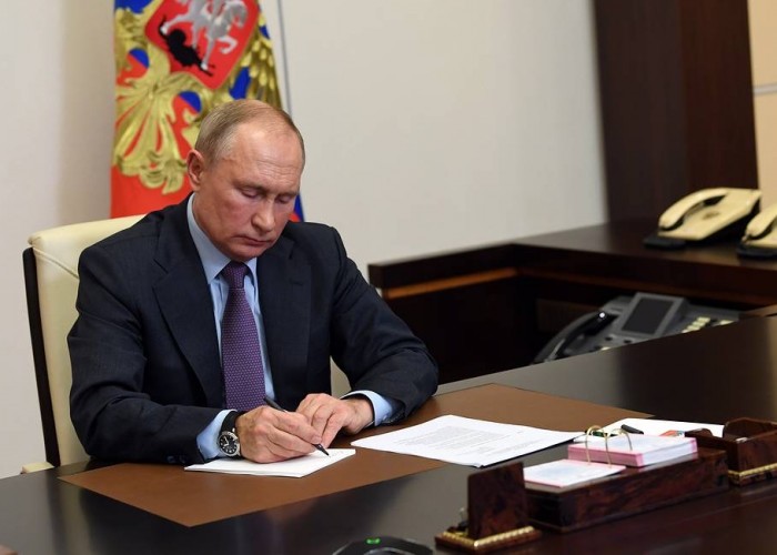 Путин поручил для стабилизации цен на продукты увеличить ввоз сельхозпродукции из СНГ