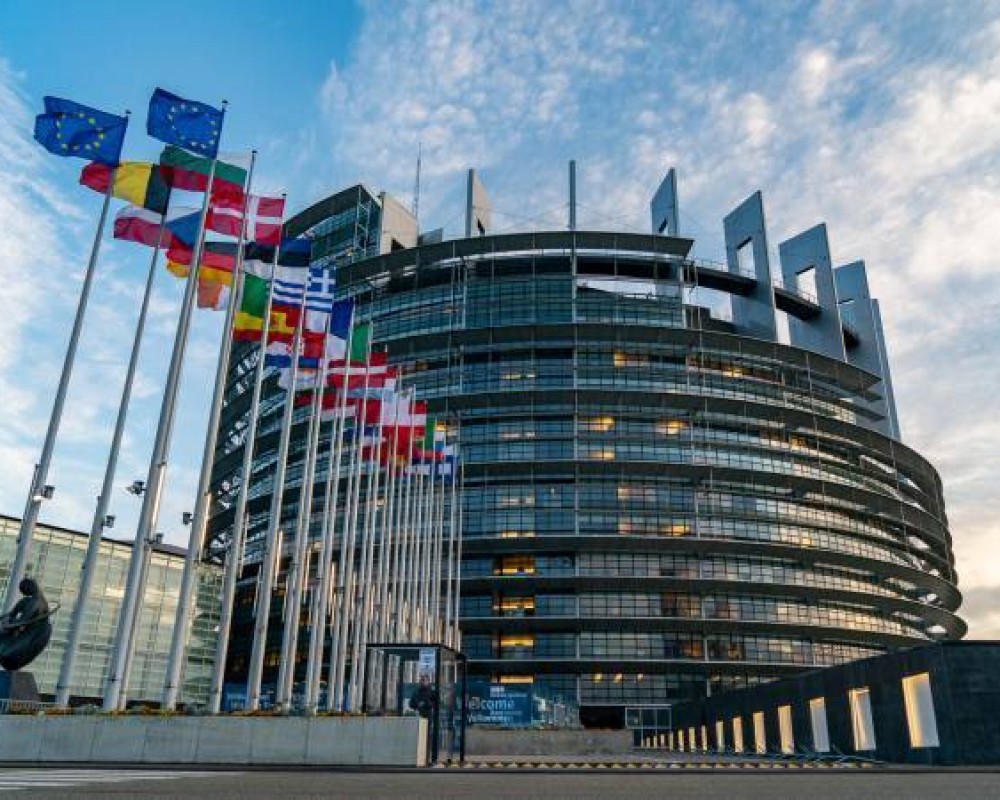 Европарламент призывает ЕС приостановить сотрудничество с Баку в энергетической сфере