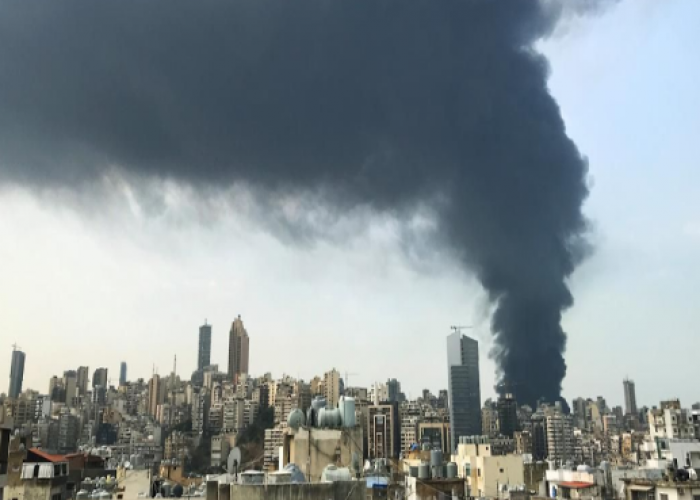 В порту Бейрута снова вспыхнул сильный пожар (ВИДЕО)