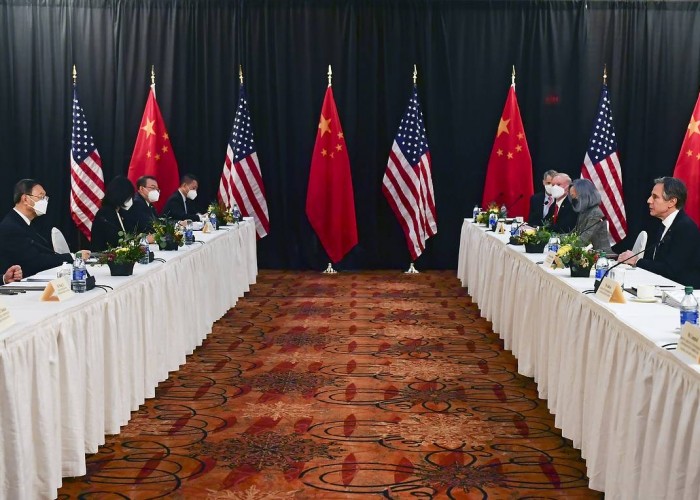 Китай обвинил США в нарушении протокола на встрече высокого уровня на Аляске