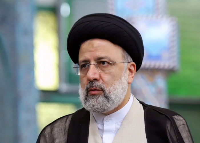 Раиси: Страны региона могут положиться на вооруженные силы Ирана