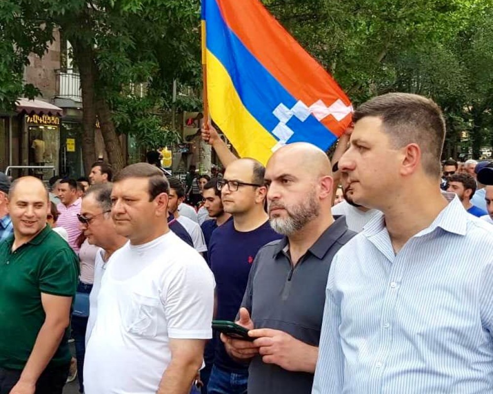 Армен Ашотян: Запад внедряет свои «прокси» в силовые структуры Армении