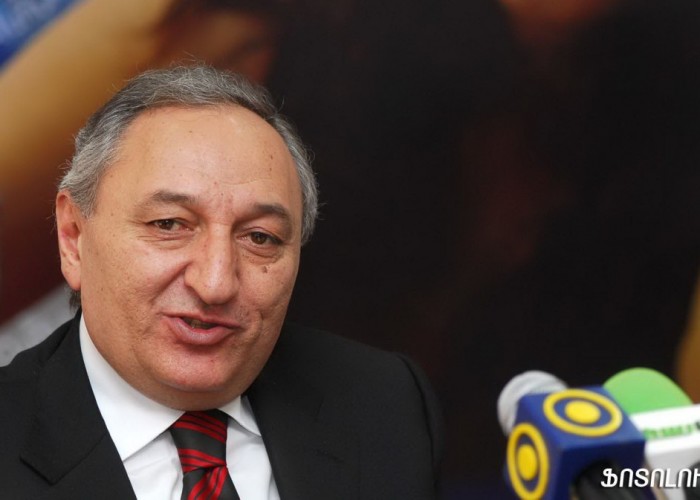 Эксперт: Армянская экономика переживает агонию и без девальвации рубля 