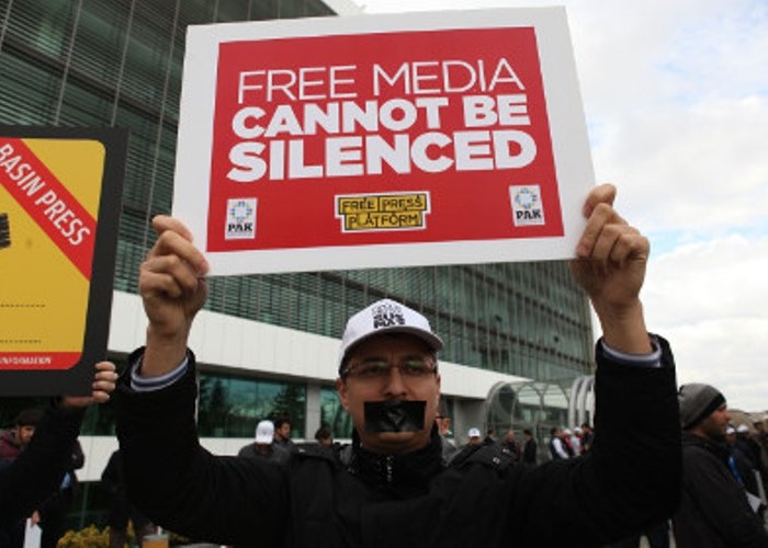 Թուրքիայում աշխատանքից հեռացրել են 400 լրագրողների