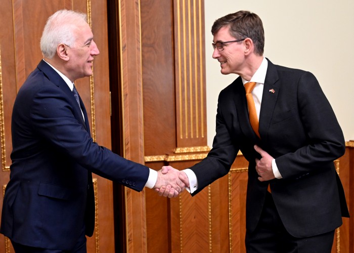 Президент Армении и посол Нидерландов обсудили углубление сотрудничества в разных сферах