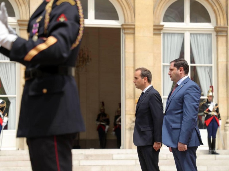 Армения и Франция продолжают обсуждать проекты военного сотрудничества - Папикян 