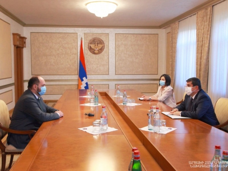 Президент Арцаха и министр образования Армении обсудили проблемы в сфере образования