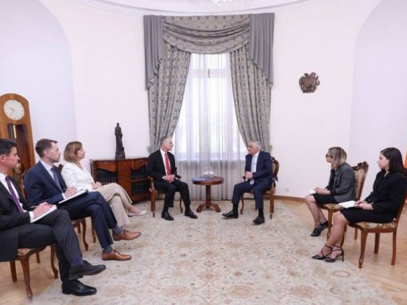 Вице-премьер РА принял старшего советника госсекретаря США по переговорам на Кавказе 