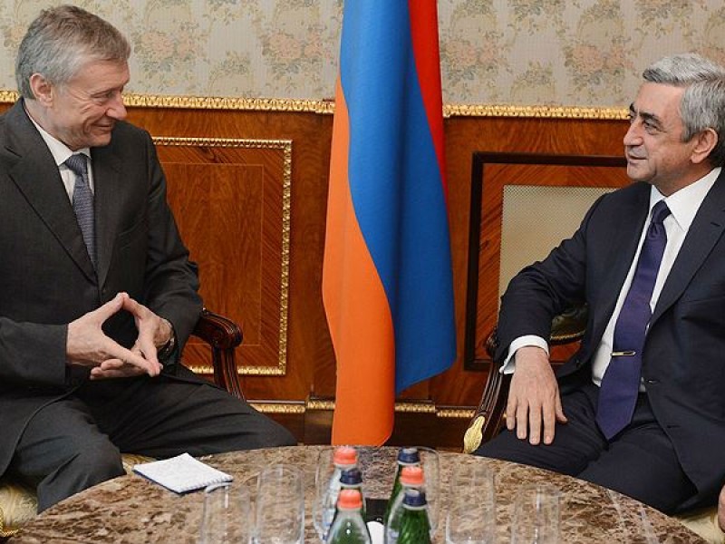 Президент Армении принял генсека ОДКБ