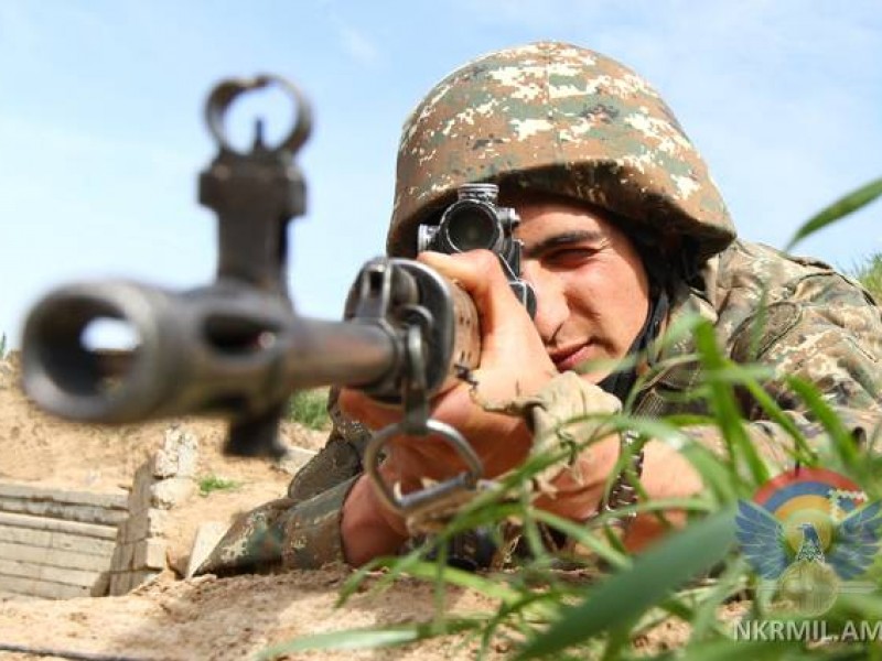 Противник произвел около 2500 выстрелов по карабахским позициям - неделя на передовой