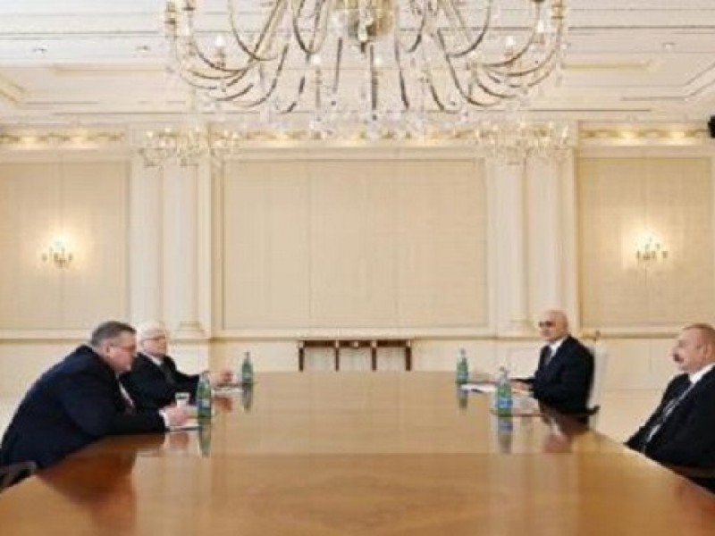 Алиев обсудил с Оверчуком вопросы разблокирования коммуникаций на Южном Кавказе