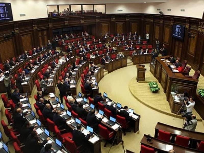 Парламент Армении одобрил нашумевший законопроект о голосовании с помощью ID-карт