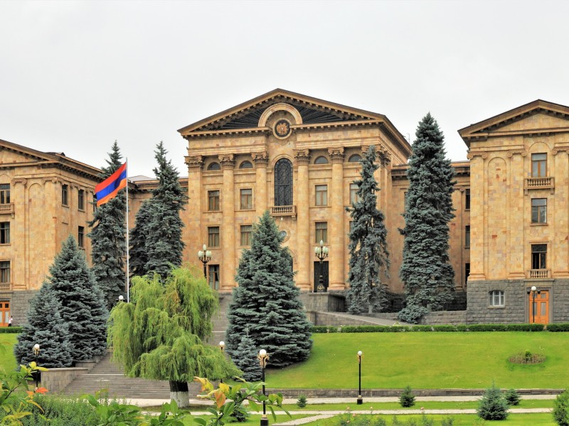 В парламенте обсудили проблемы возвращения пленных армянской стороны в Азербайджане