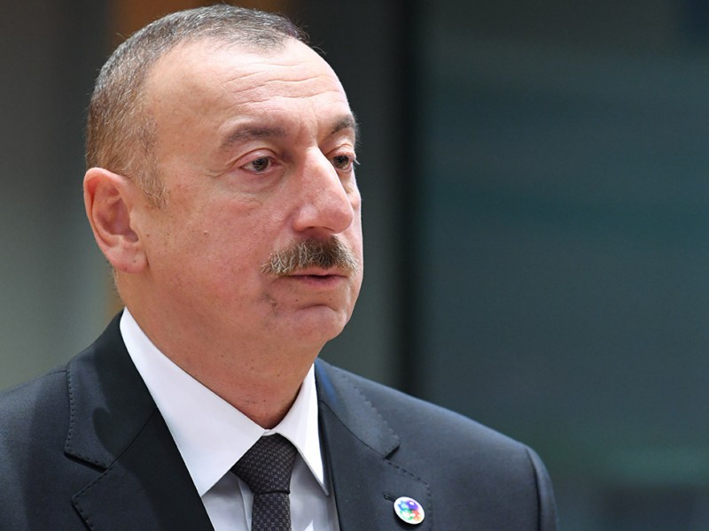 Алиев: Франция не может принимать участия в мирном процессе Азербайджана и Армении 