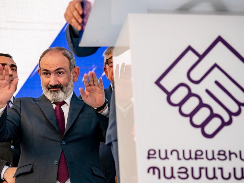 Теряет ли Пашинян контроль над Ереваном? Александр Искандарян (интервью)