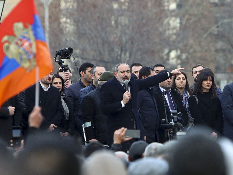 Власти Армении ведут страну к гражданской войне - мнение 