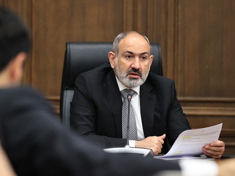 Пашинян проводит закрытую встречу с однопартийцами в парламенте