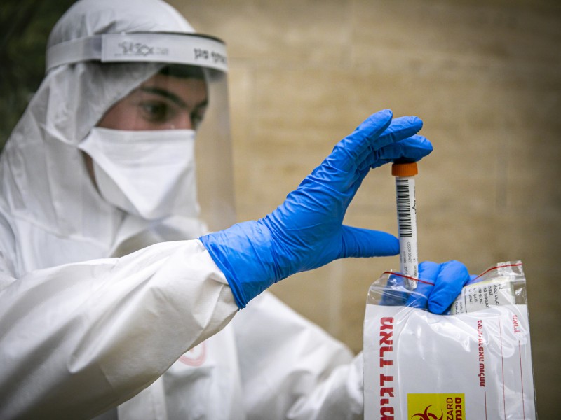 В Армении зарегистрировано 692 новых случая коронавируса: за сутки скончались 17 человек