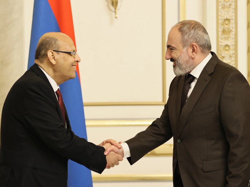 Премьер-министр провел прощальную встречу с послом Египта в Армении