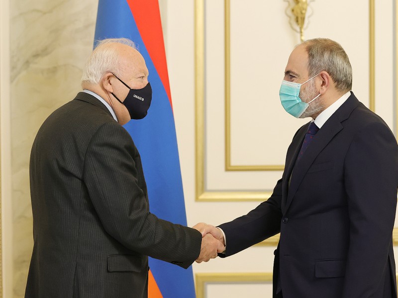 Пашинян на встрече с замгенсека ООН отметил важность доступа миссии ЮНЕСКО в Карабахе