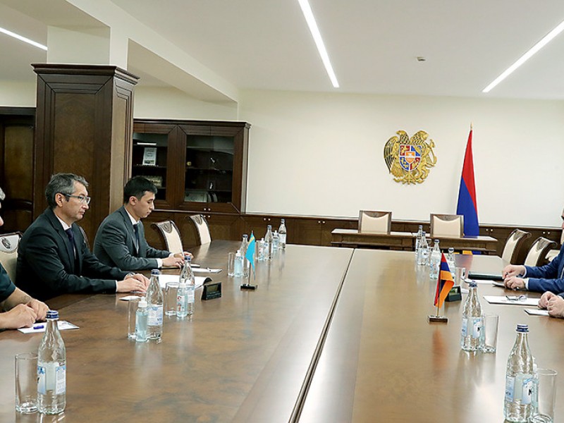 Карапетян и Иманбаев обсудили вопросы армяно-казахстанского сотрудничества