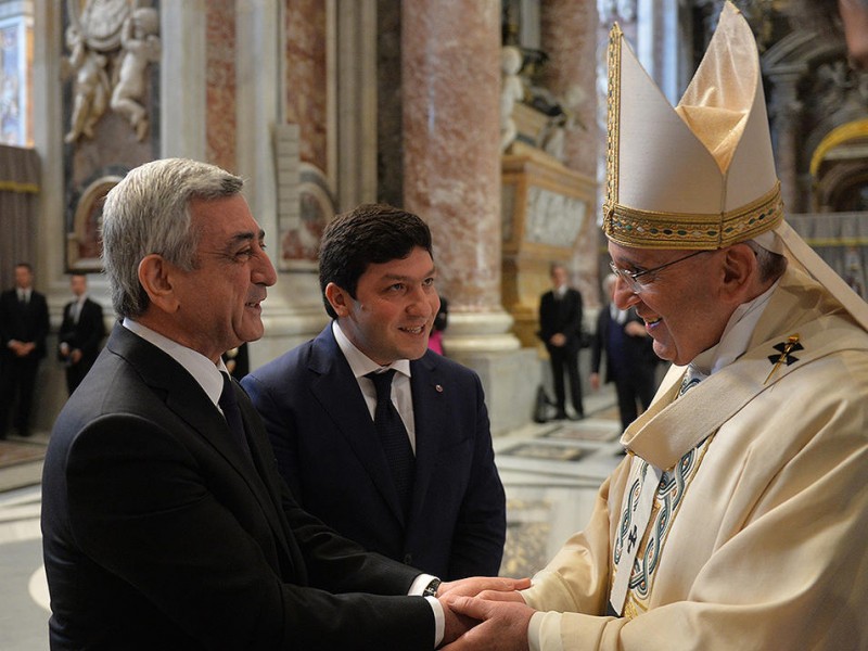 Президент Армении провел отдельную встречу с Папой римским