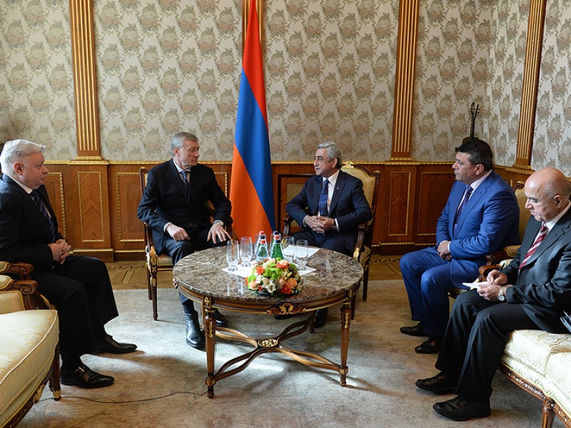 Президент Армении обсудил с генсеком ОДКБ и главой ФМС проблемы незаконной миграции  