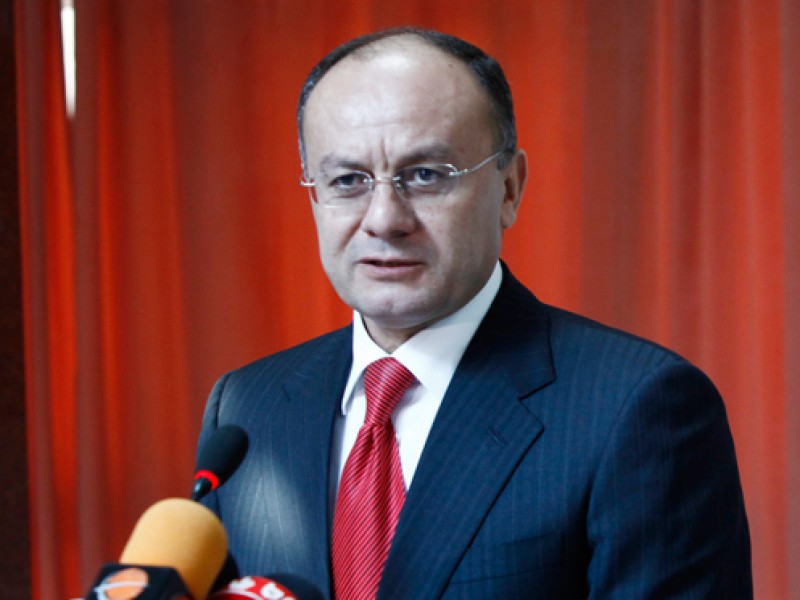 Министр обороны Армении посетит Москву
