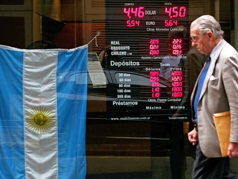 Аргентине грозит девятый дефолт: страна не может выплатить кредиторам около $ 500 млн