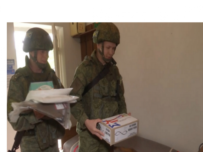 Российские миротворцы передали медицинские наборы в медпункты отдаленных посёлков Карабаха