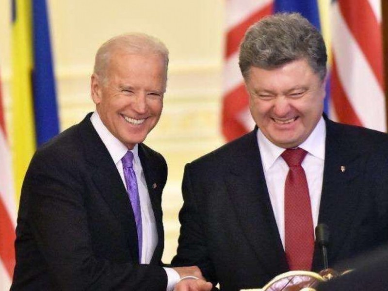 СМИ: Генпрокуратура Украины завела дело о госизмене экс-президента Порошенко 