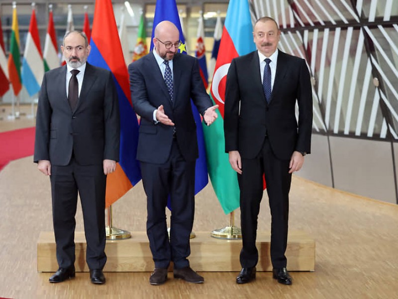 До завтрашней ночи появится ясность о встрече лидеров Армении и Азербайджана   - СМИ