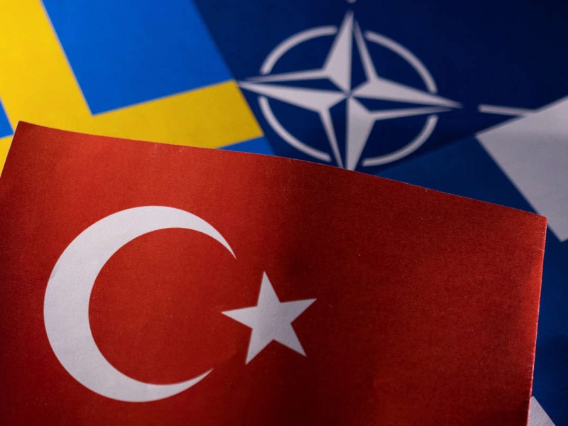 Главы МИД Турции и Швеции обсудили процесс вступления Стокгольма в НАТО