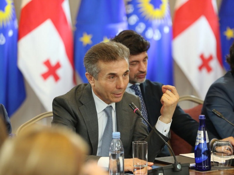 «Грузинская мечта» улучшила рейтинг до 55% – оппонеты из ЕНД и Европейской Грузии в ауте