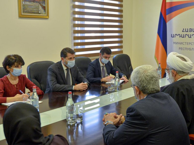 В условиях общих региональных угроз Иран и Армения должны тесно сотрудничать - Андреасян  