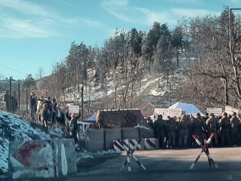 Миротворцы потребовали от азербайджанцев разблокировать Лачинский коридор - Bagramyan26