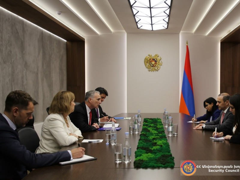 Григорян и Боно обсудили процесс нормализации армяно-азербайджанских отношений 