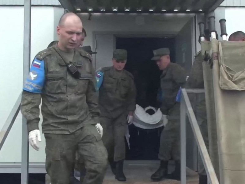 МО: медотряд миротворцев РФ помог 22 жителям, пострадавшим при взрыве в Карабахе