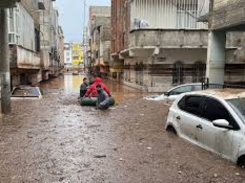 Число жертв наводнений на западе Турции возросло до пяти