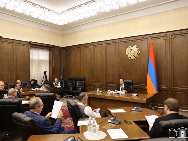 Совет НС отложил обсуждение вопроса о лишении 22 оппозиционных депутатов их мандатов