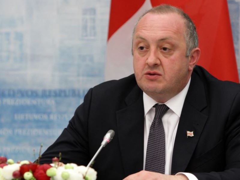 Президент Грузии призвал население к активности во втором туре