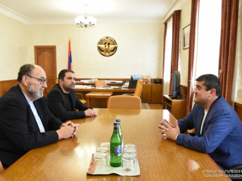 Президент Арцаха принял директора Армянского евангелистского сообщества Австралии 