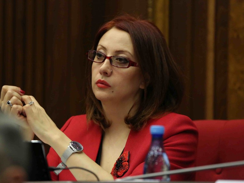 Депутат Гаяне Абраамян сложила мандат