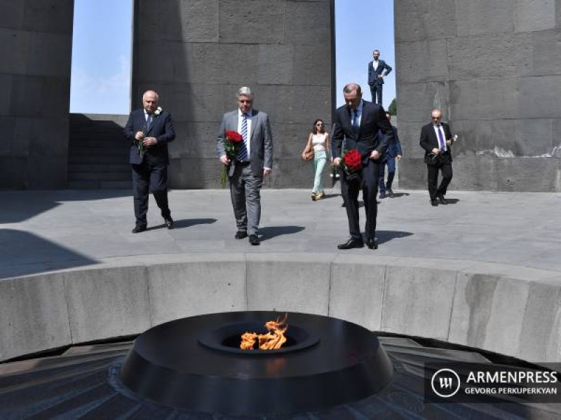 Ուրուգվայի ԱԳ նախարարը հարգանքի տուրք է մատուցել Հայոց ցեղասպանության զոհերի հիշատակին