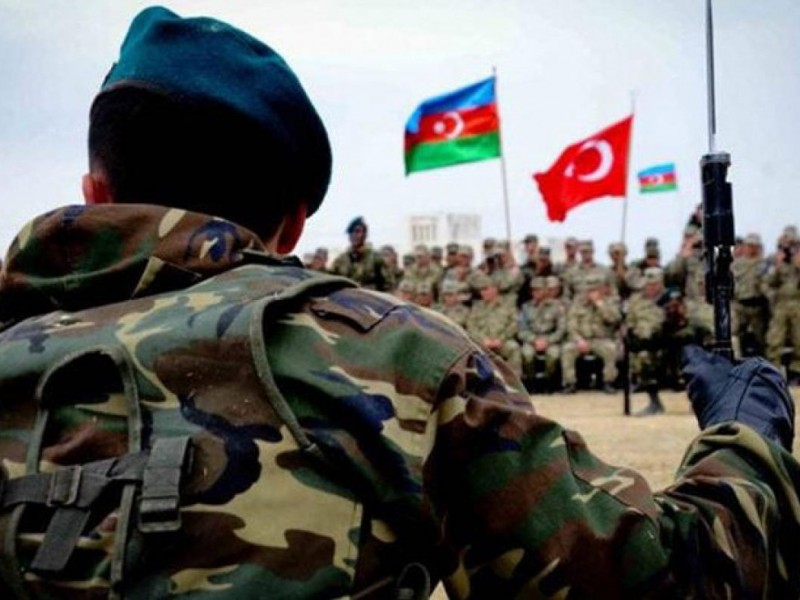 Азербайджан проводит командно-штабные учения в Нахичеване