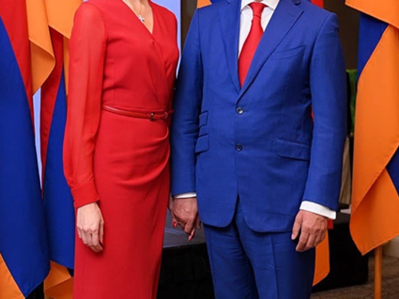 Тигран Арзаканцян и его супруга Наталья Ротенберг открывают новую партию 